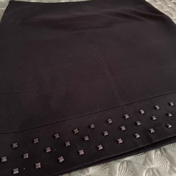 Black skirt - Picture 1 of 4